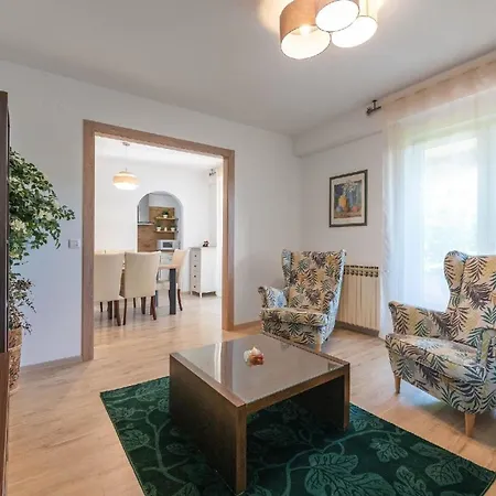 Apartment Strandnahe Mit Uberdachter Terrasse Und Garten