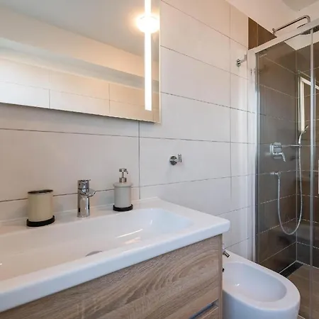 Strandnahe Mit Uberdachter Terrasse Und Garten Apartment *