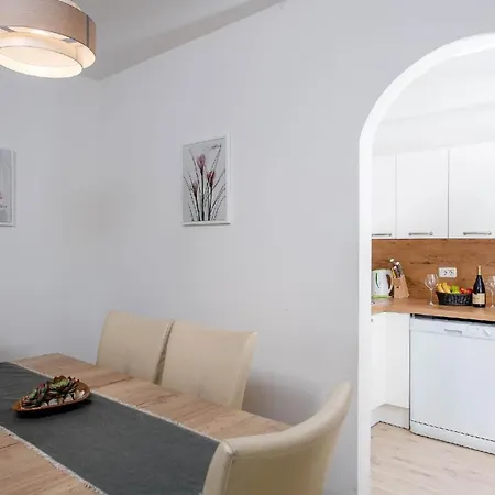 Apartment Strandnahe Mit Uberdachter Terrasse Und Garten *