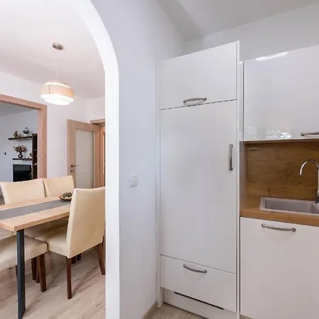 Apartment Strandnahe Mit Uberdachter Terrasse Und Garten